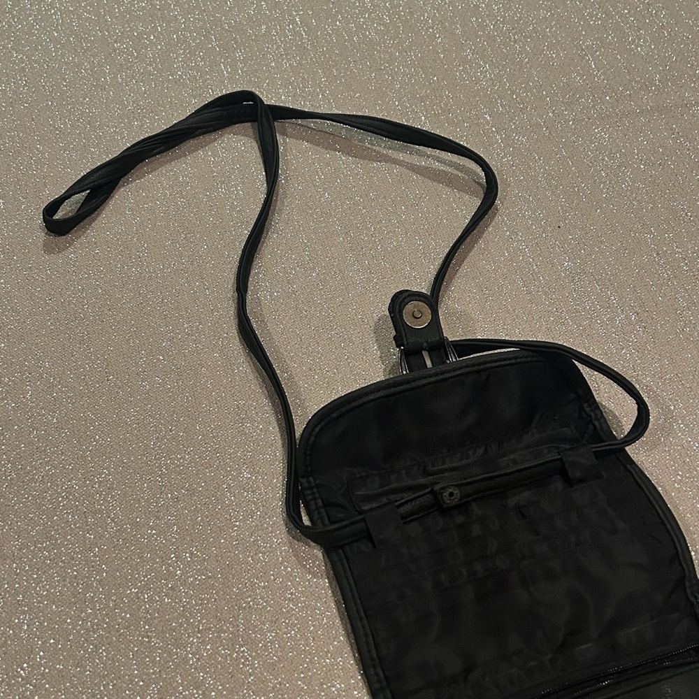 Black envelope wallet with silver buckle and removable strap - Picture 6 of 9